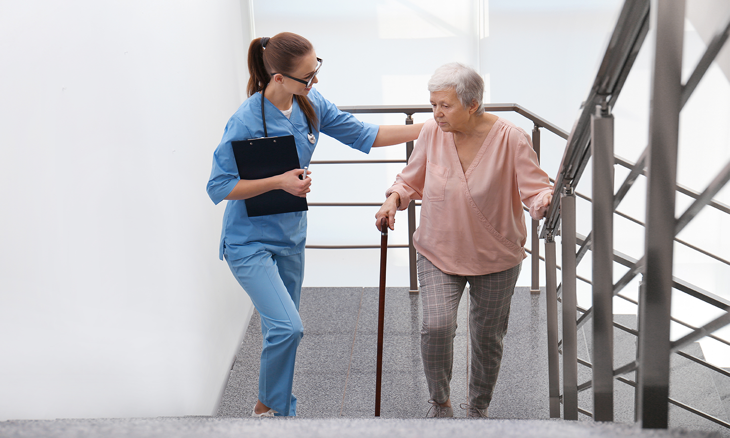 Reclaiming the Stairs – Can Cold Laser Therapy Offer Active Pain Support for 70‑Year‑Olds with Knee Osteoarthritis?