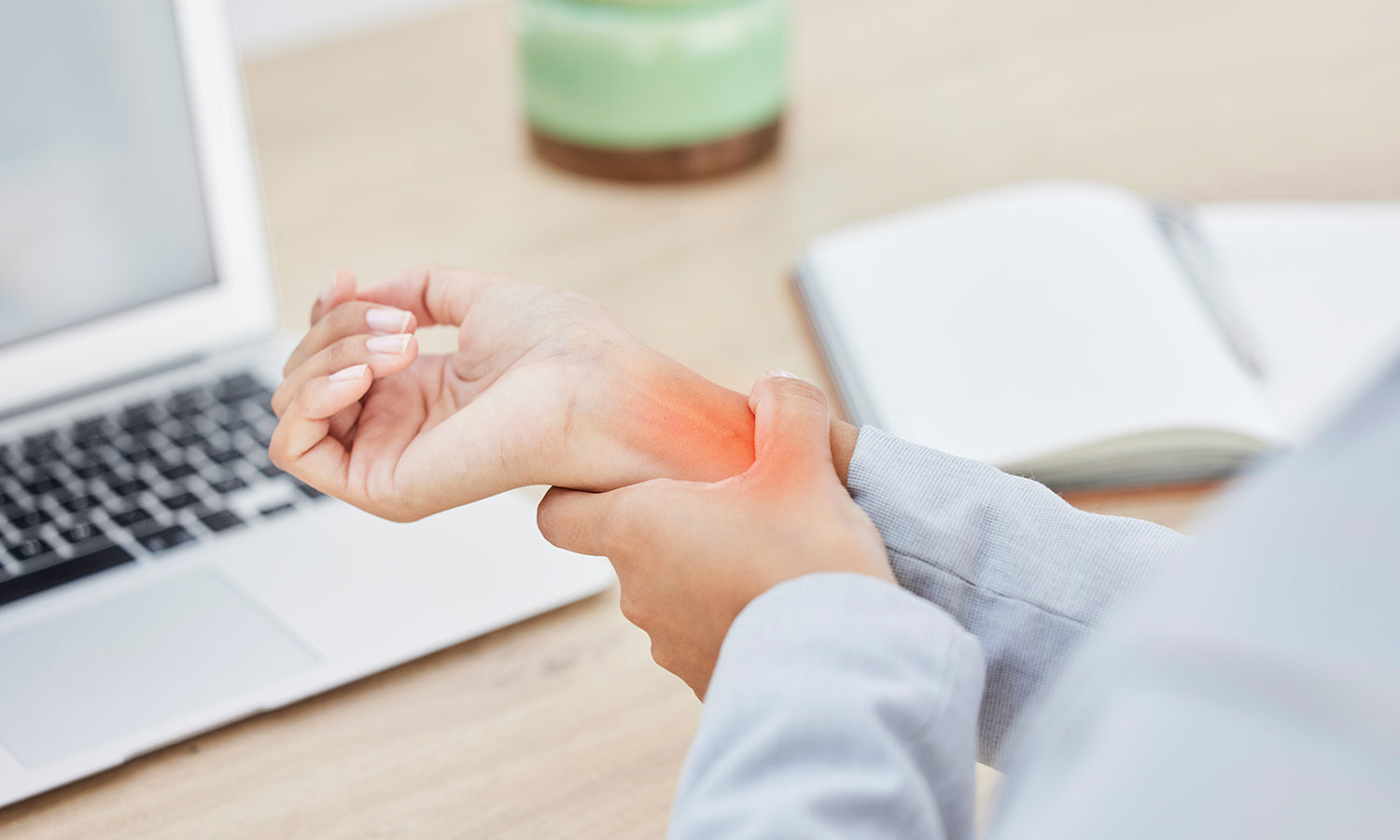 Cold Laser Therapy for Carpal Tunnel Syndrome: Supporting Wrist Comfort and Daily Hand Function