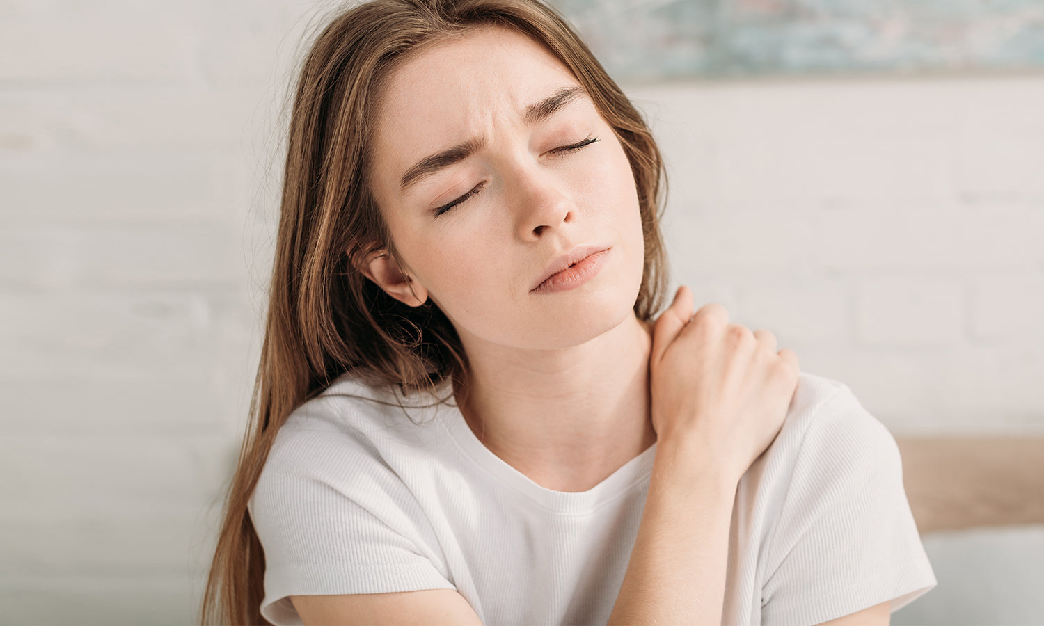 Cold Laser Therapy for Shoulder Pain: Supporting Recovery and Mobility for Active Professionals