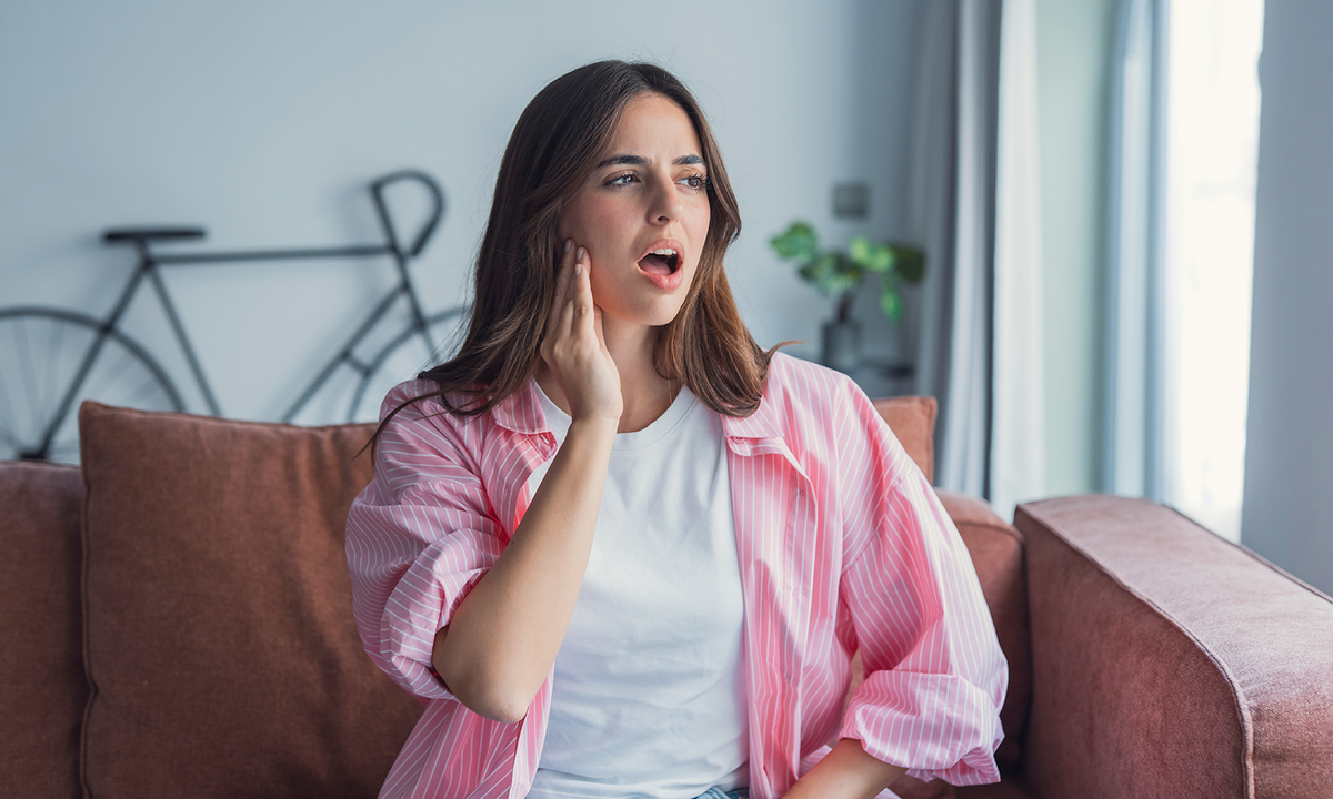 Cold Laser Therapy for TMJ Pain: A Non-Invasive Approach to Jaw Tension and Facial Discomfort