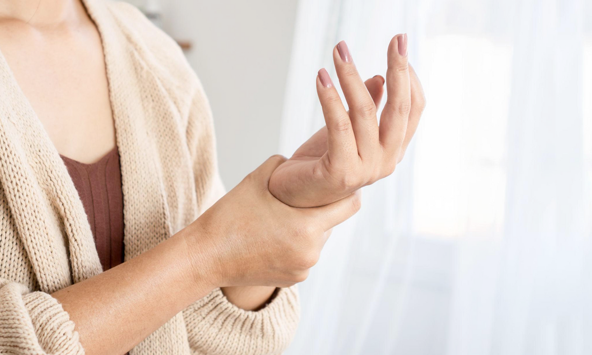 Cold Laser Therapy for De Quervain’s Tenosynovitis: Can LLLT Support Thumb and Wrist Comfort?
